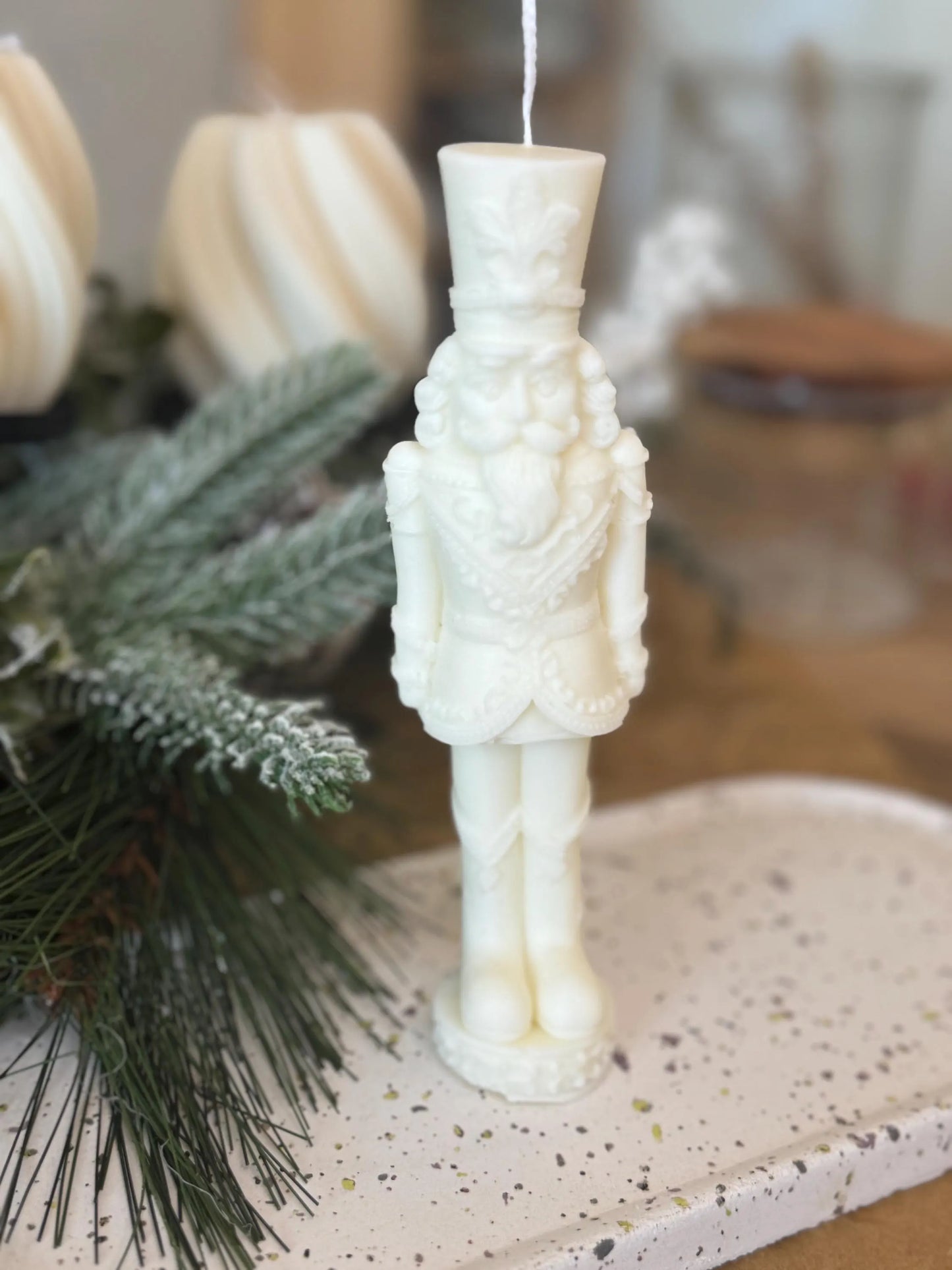 Nussknacker-Kerze aus Sojawachs